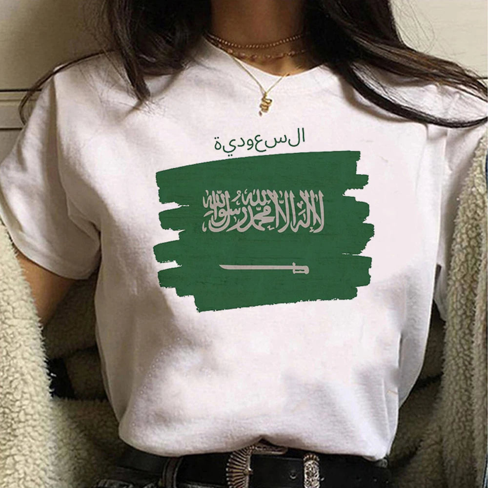 تيشيرت المملكة العربية السعودية الخاص بالمناسبات الوطنية بإطلالة مختلفة