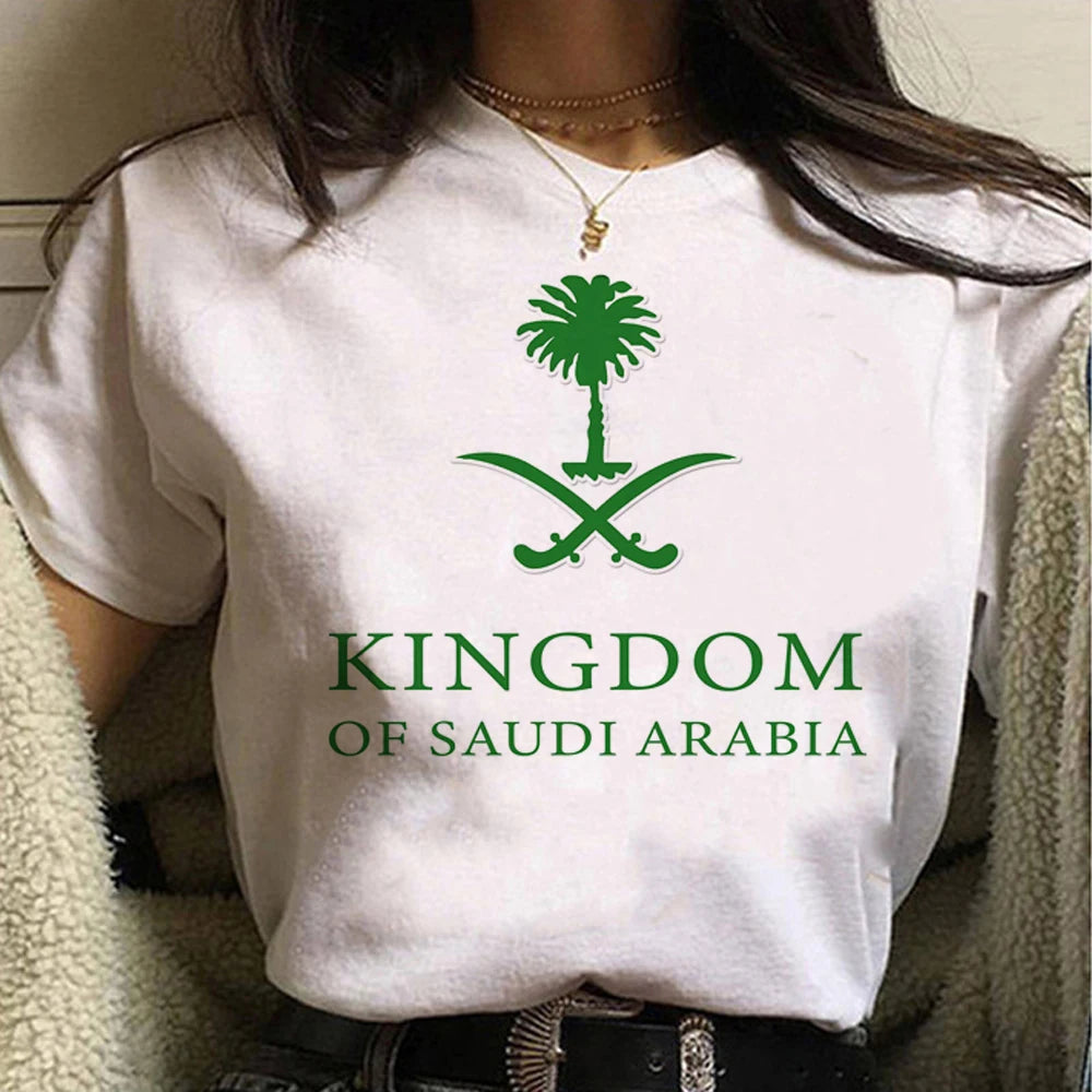 تيشيرت المملكة العربية السعودية الخاص بالمناسبات الوطنية بإطلالة مختلفة