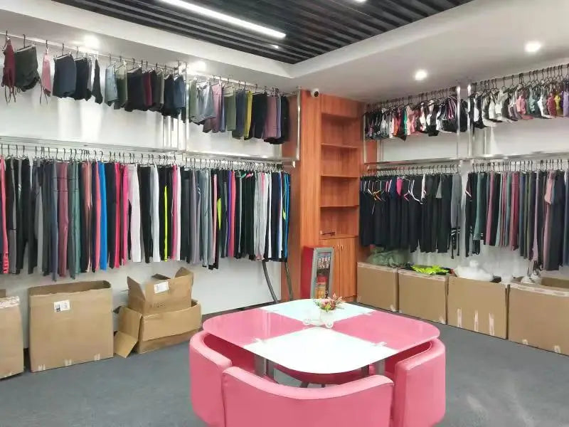 مايوه سباحة محتشم للمحجبات بأكمام طويلة